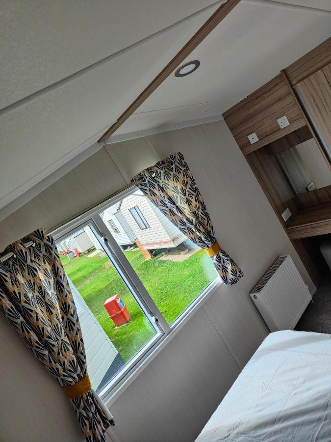 J6 Static Caravan, Fairway Holiday Park Sandown Bagian luar foto