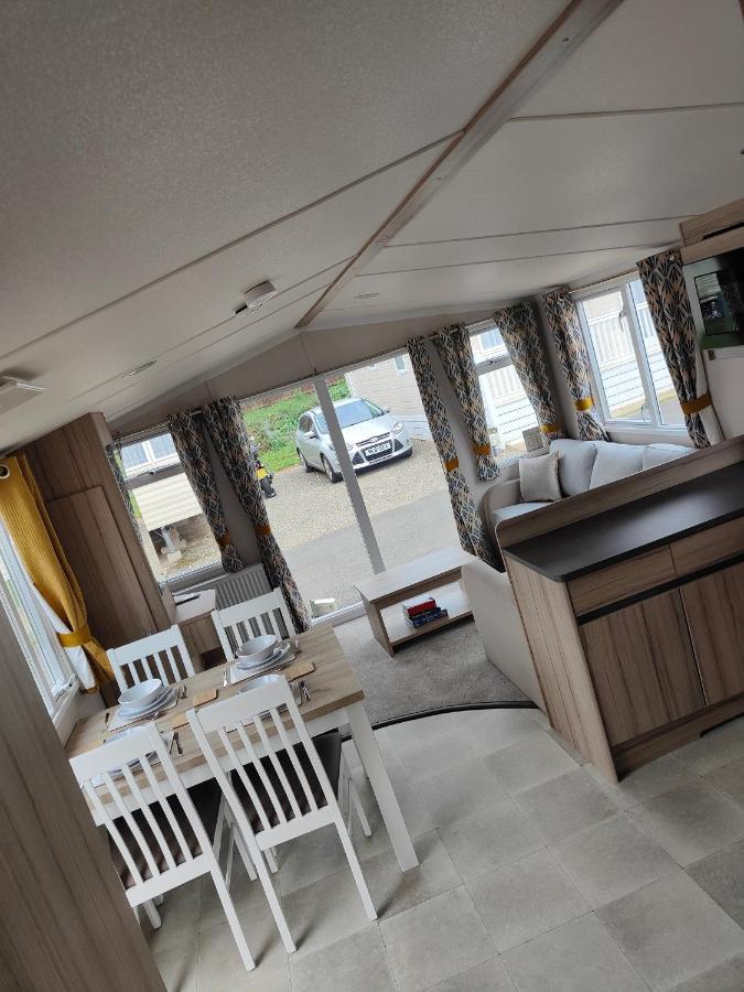 J6 Static Caravan, Fairway Holiday Park Sandown Bagian luar foto